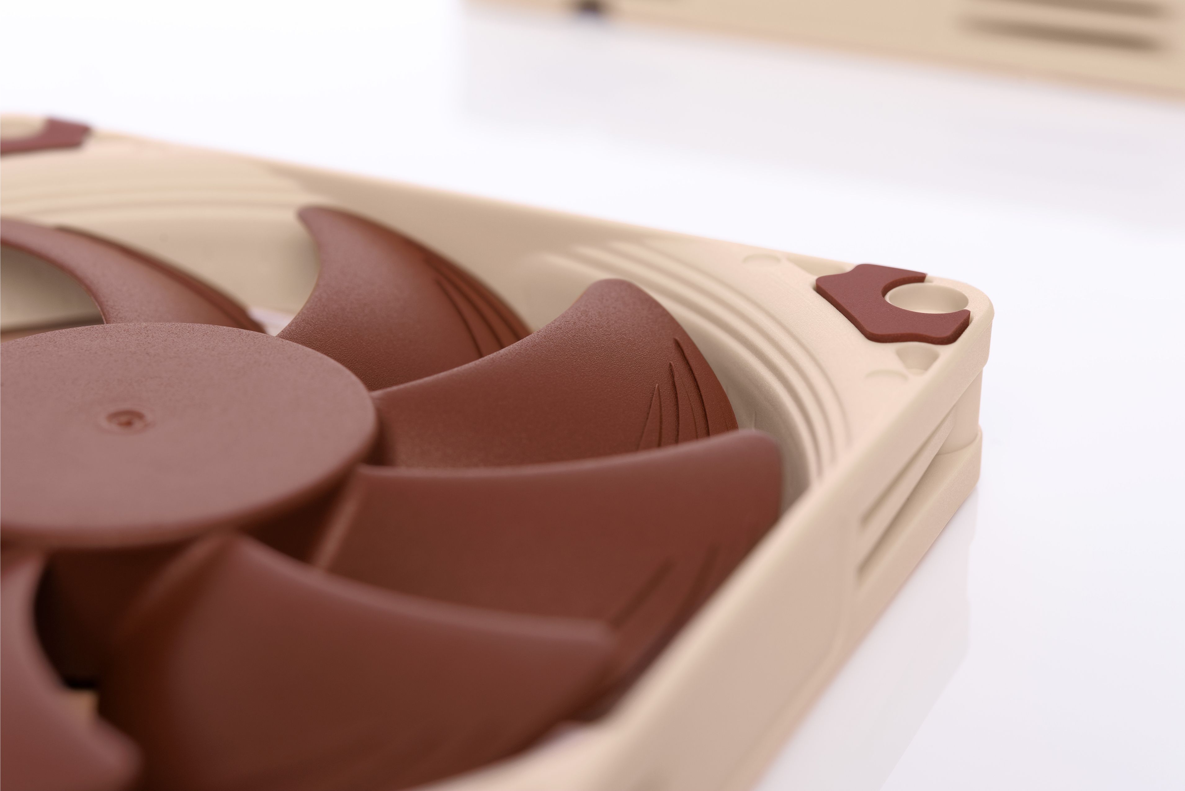 NF-A9X14 9214 PWM 2200RPM